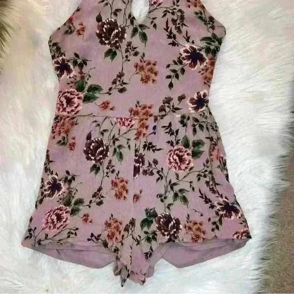 Full Tilt Purple Floral Keyhole Romper Small - Picture 2 of 8